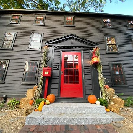 Daniels House Inn Салем Экстерьер фото