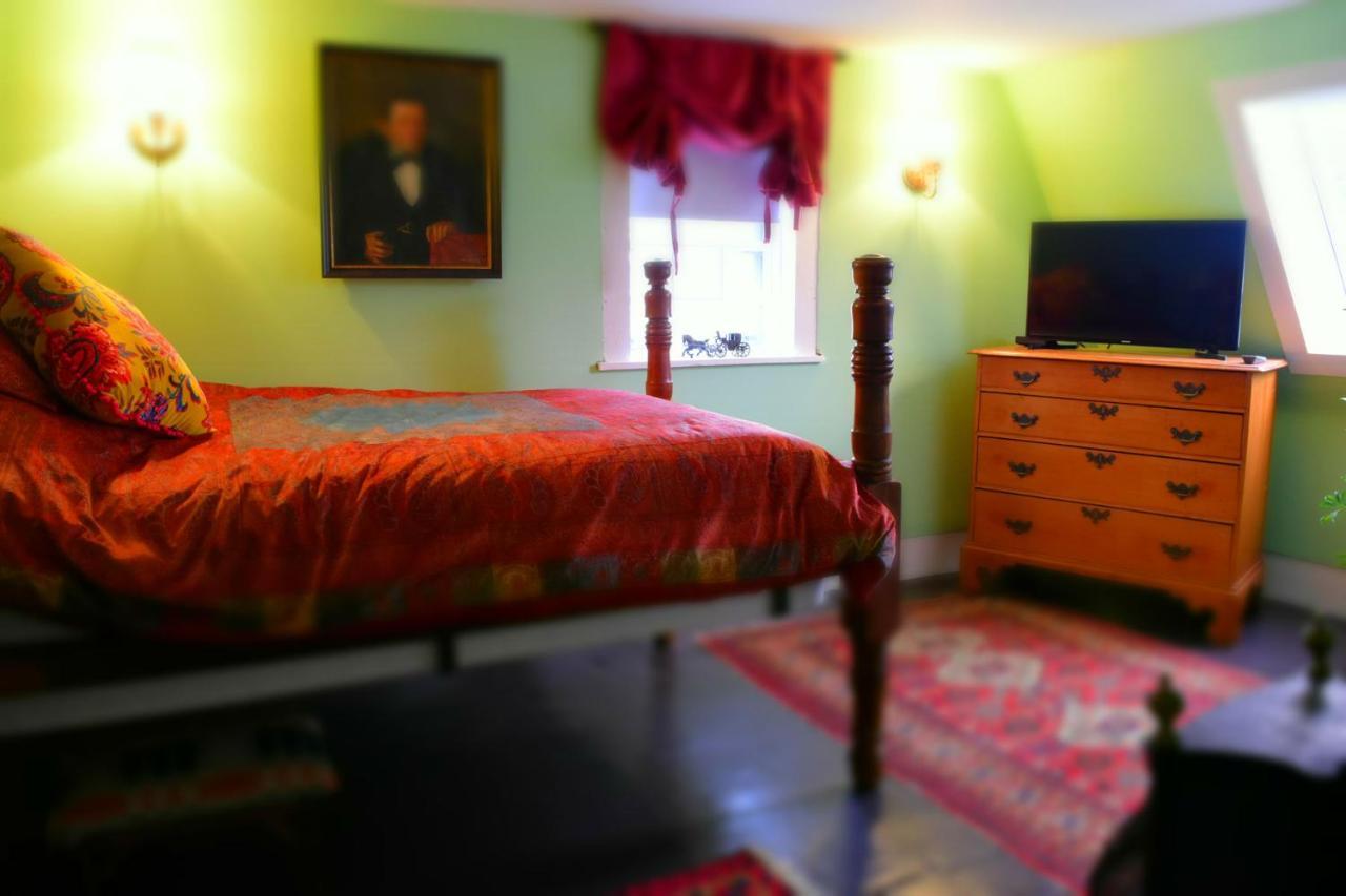 Daniels House Inn Салем Экстерьер фото